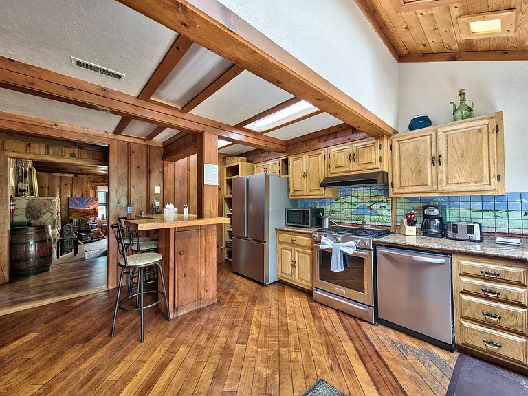 428 Sotoyone Ave — Photo 8