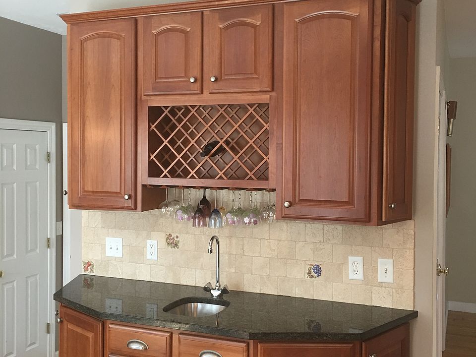 Wet Bar in Kitchen