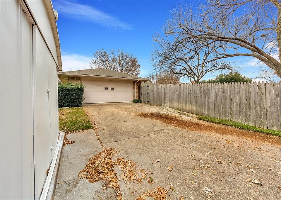 1st image of 1233 Hanna Cir