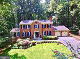 11121 Clara Barton Dr, Fairfax Station, VA 22039