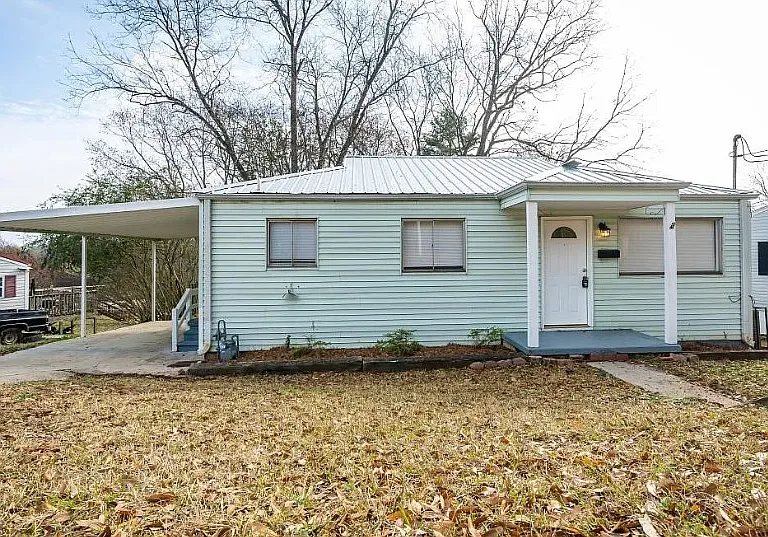216 Pine St — Photo 2