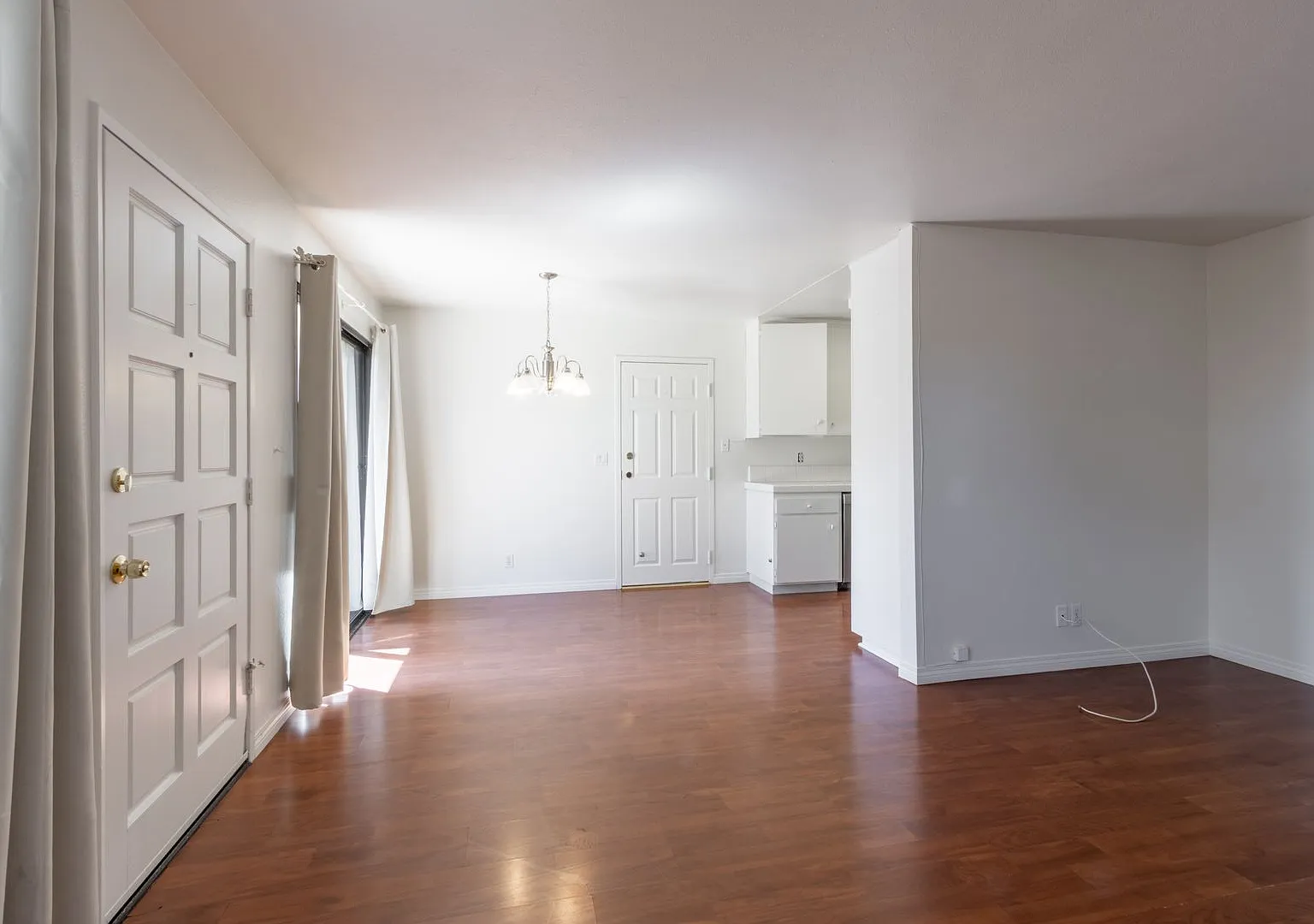 Ventura 2 Bedroom Condo close to Govt Center — Photo 3