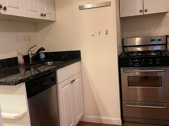 3rd image of 517 E 77th St APT 2H