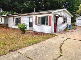 722 Cherry St, Charlotte, MI 48813