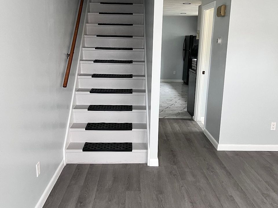 1st image of 46 Sherwood St #46