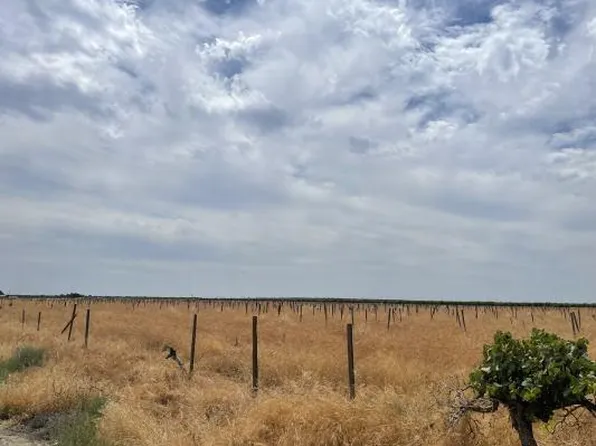 1 W North Ave, Kerman, CA 93630
