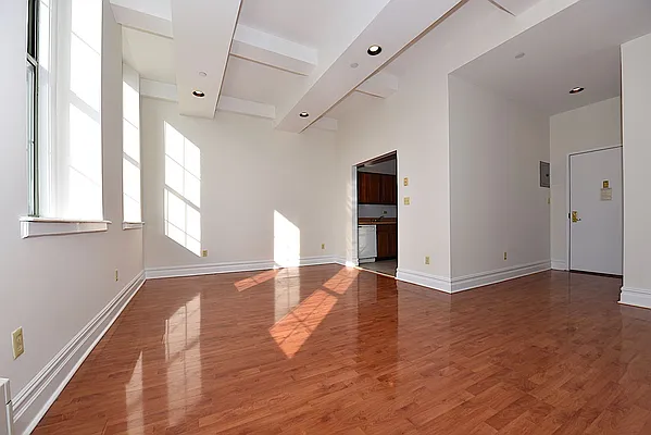 Rented by Keller Williams NYC | media 14