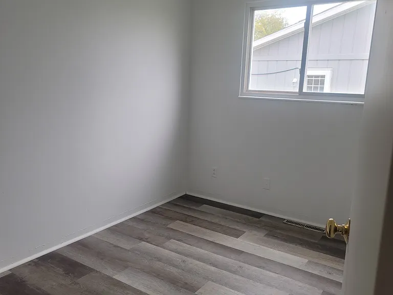 922 Boon St — Photo 2