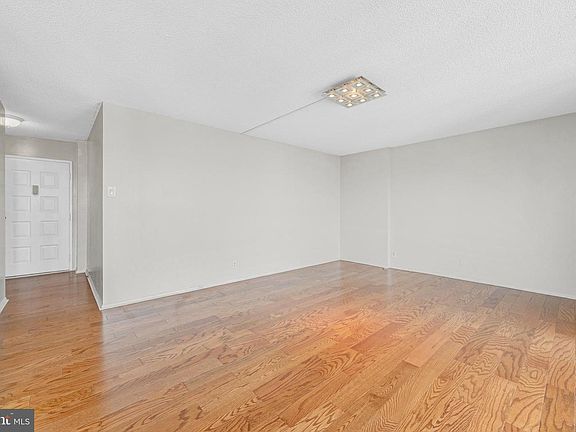 3rd image of 6800 Fleetwood Rd APT 313