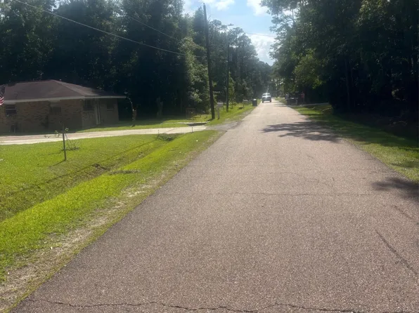Music St, Waveland, MS 39576