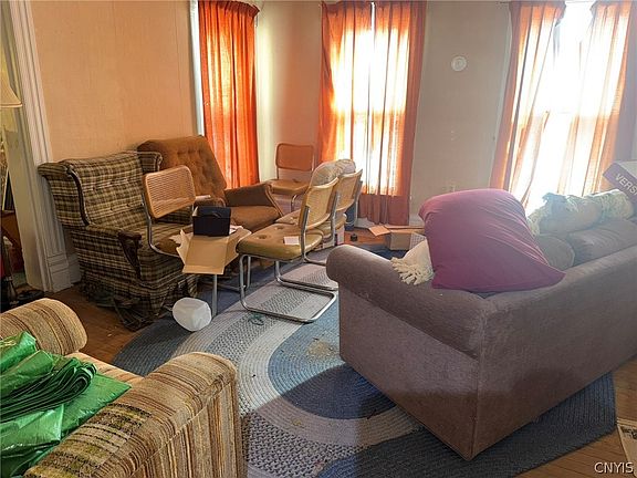 2nd image of 417 Delaware St #19