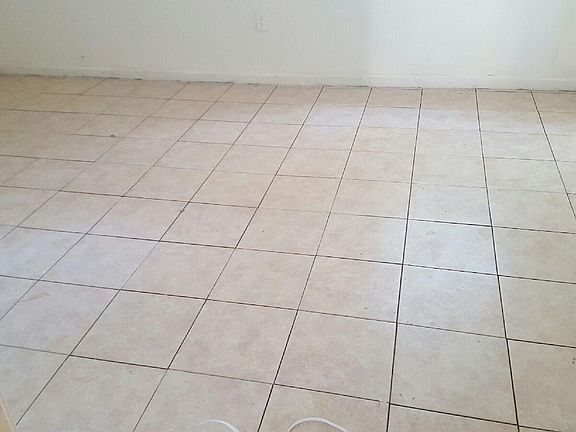 4th image of 129 Griswold Cir