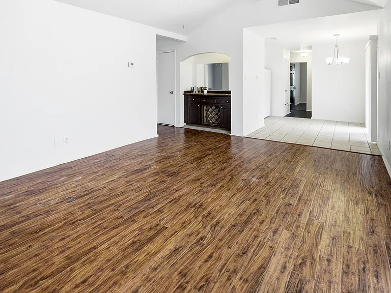 3324 Green Ridge St — Photo 3