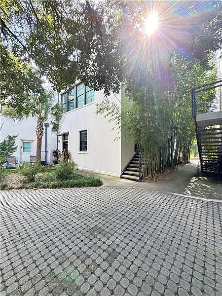 2 bed, 974 sqft, $2,440 — Photo 3