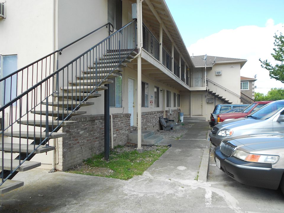 2nd image of 5364 Young St
