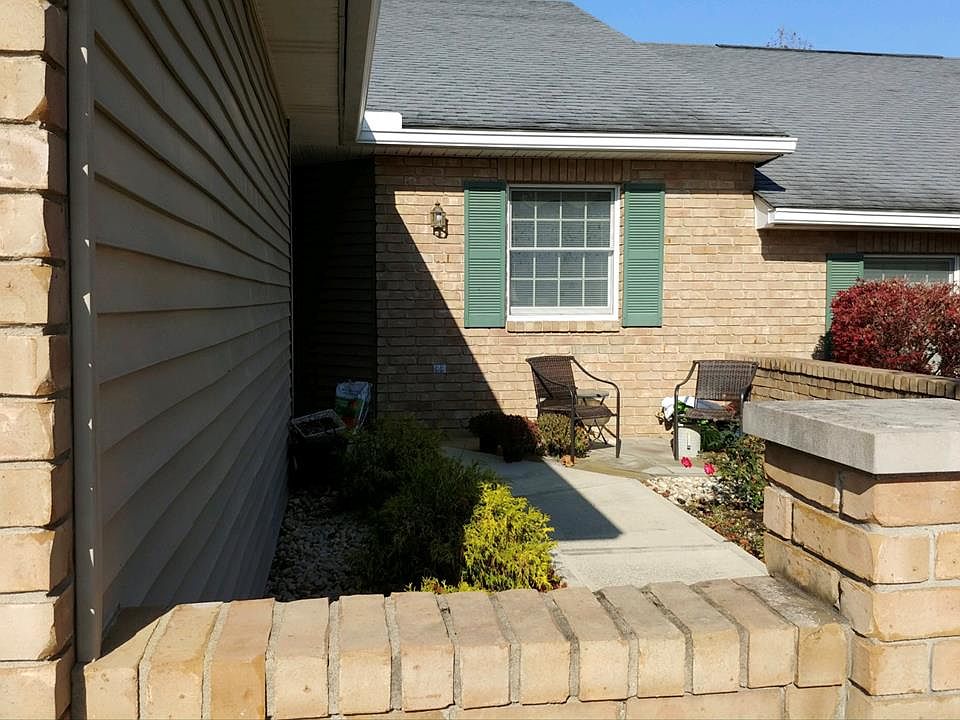 1st image of 6 Susan Dr