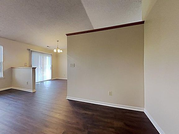 3rd image of 838 Amarillo Dr