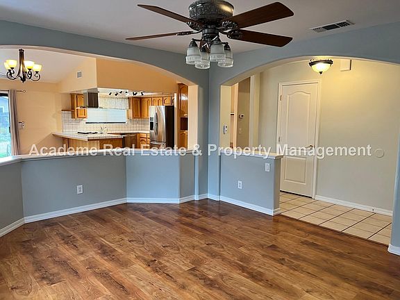 5th image of 3653 Campbell Ln