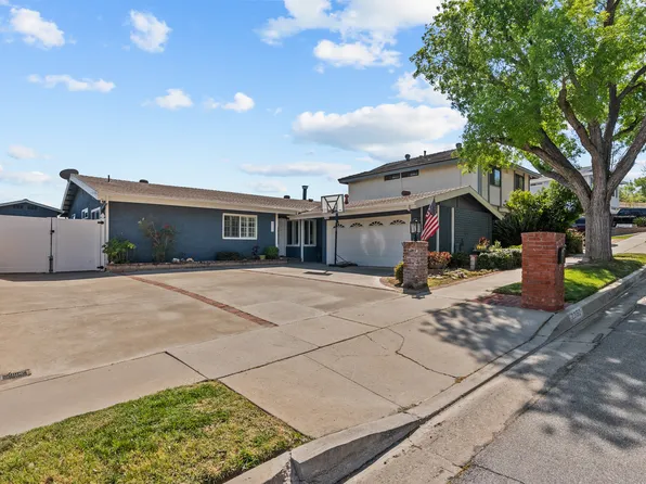 22152 Barbacoa Dr, Santa Clarita, CA 91350