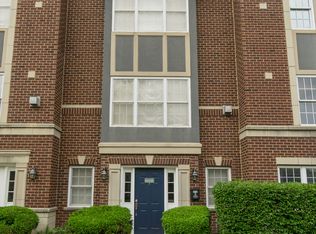 315 E Burlington St APT B, Riverside, IL 60546