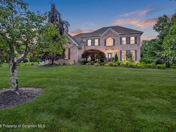 602 Clover Ln, Moscow, PA 18444