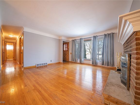3rd image of 6691 Crenshaw Dr