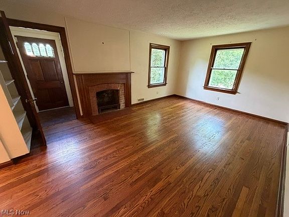4th image of 3452 Hillside Rd