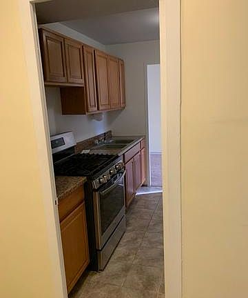 3rd image of 3950 N Lake Shore Dr #2701B