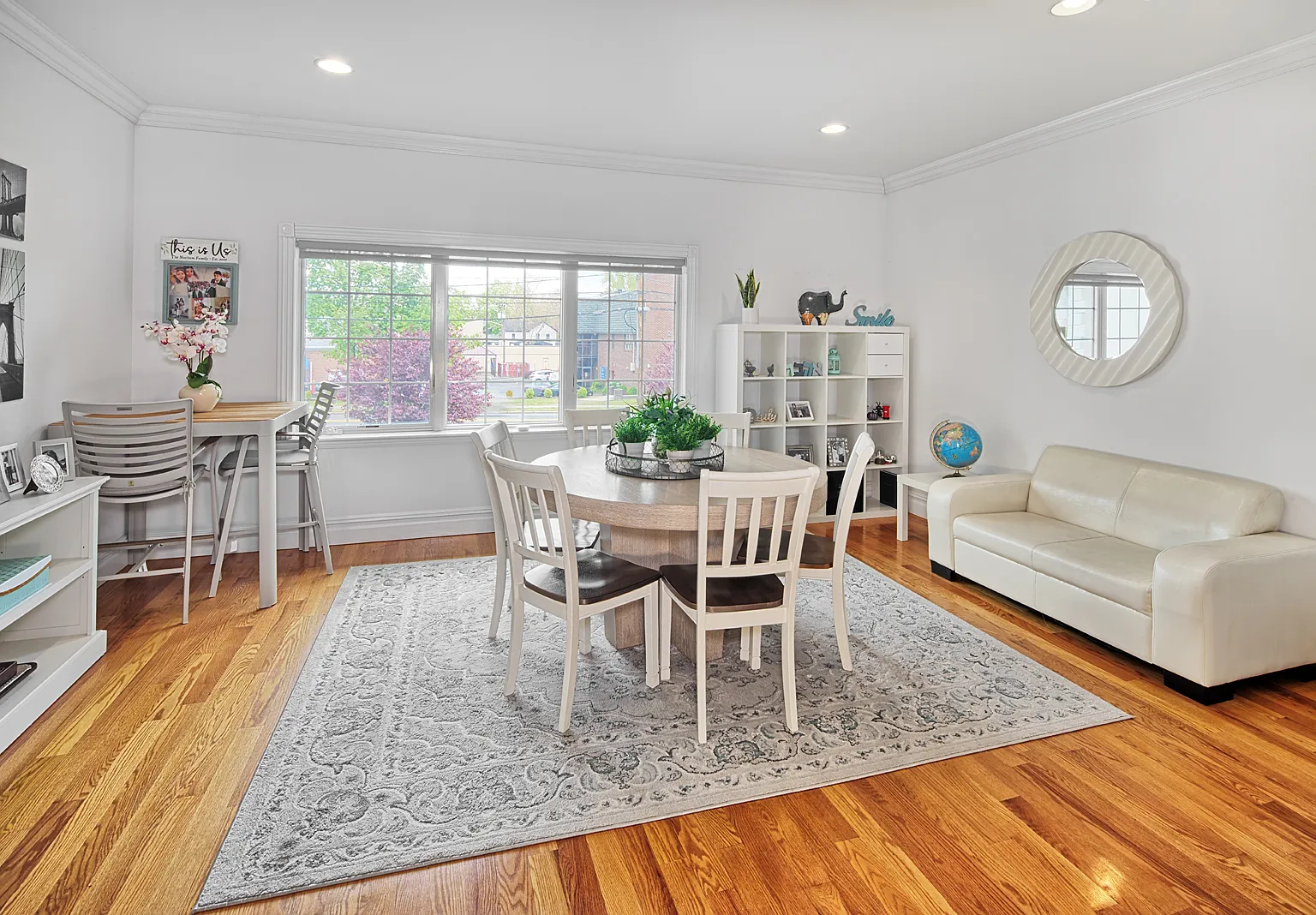 5 bed, 4.5 bath, 3000 sqft, $6,000 — Photo 3