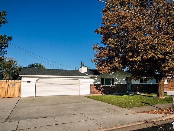 3rd image of 2108 S Main St