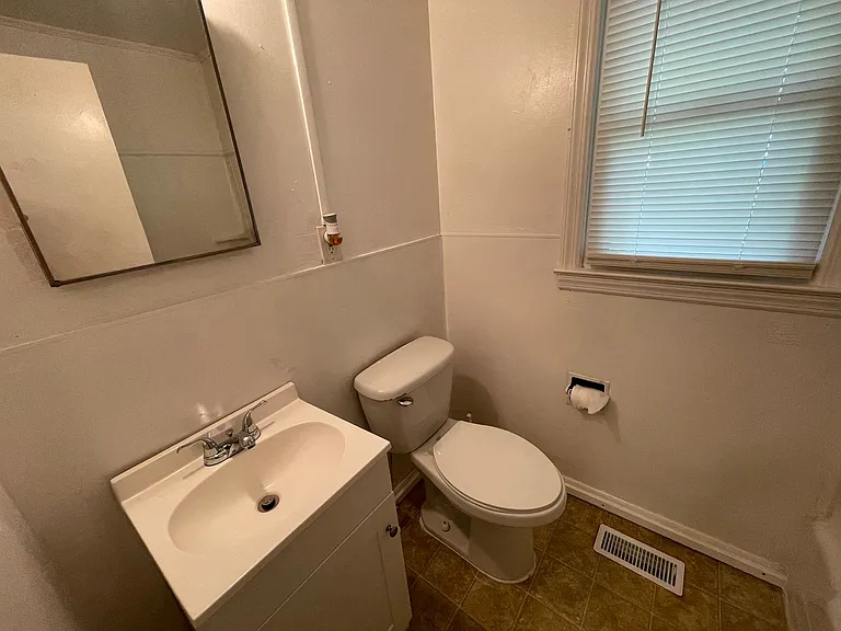807 Memory Ln — Photo 16