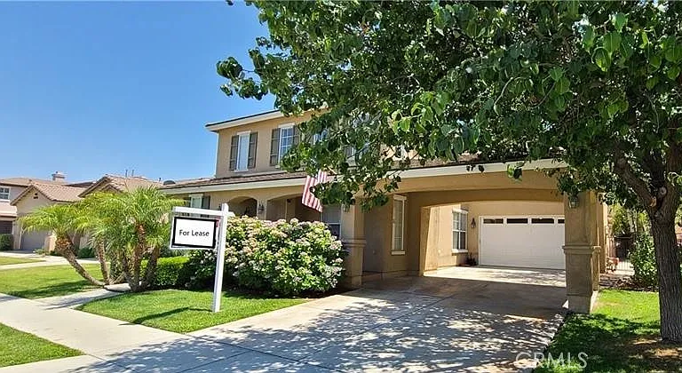 1026 McCall Dr — Photo 2
