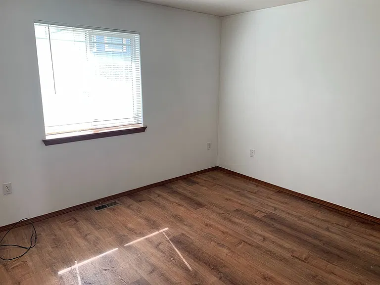 1013 N Pierce Dr — Photo 3