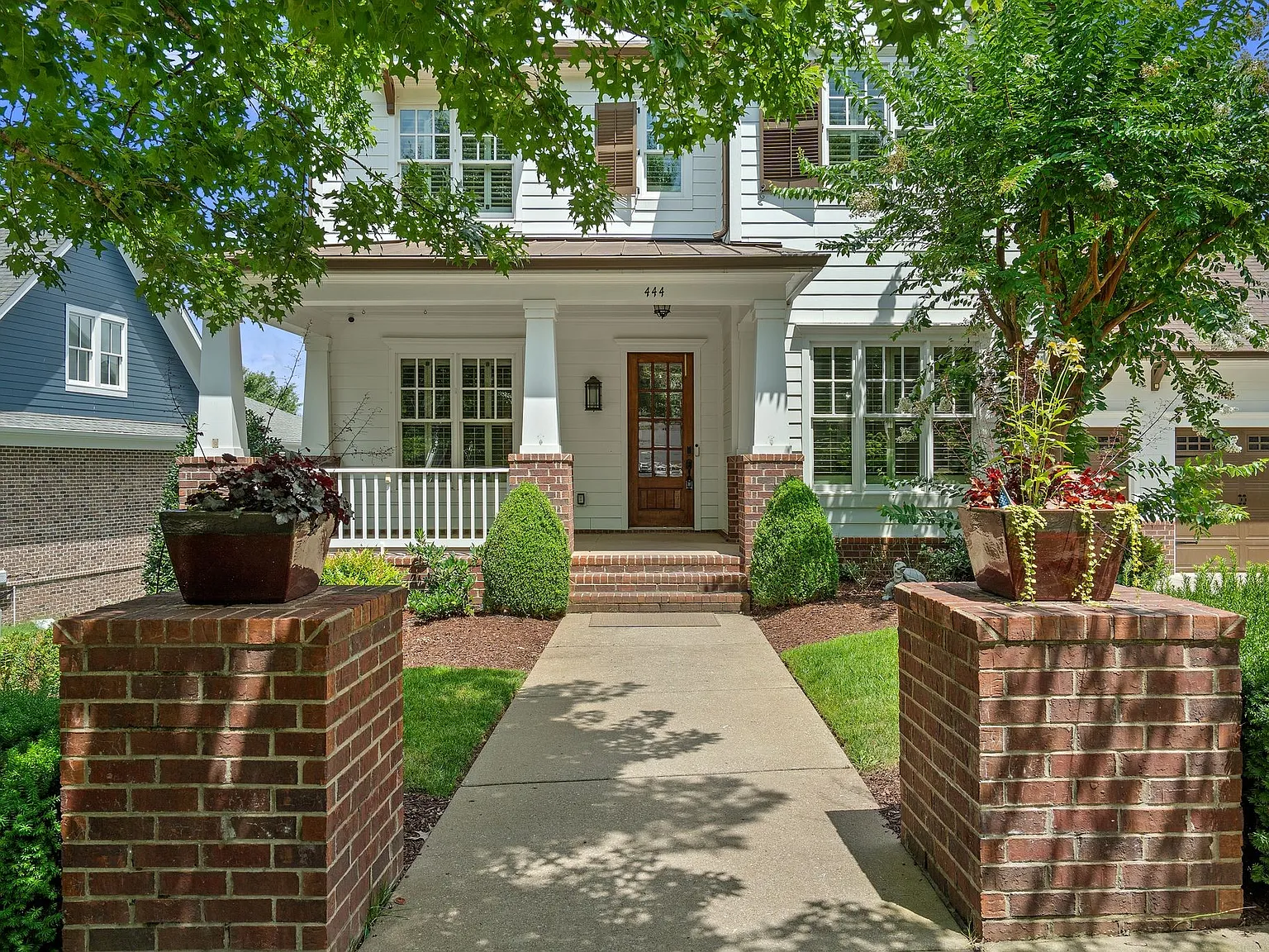 6 bed, 5.0 bath, 5453 sqft, $8,000 — Photo 3
