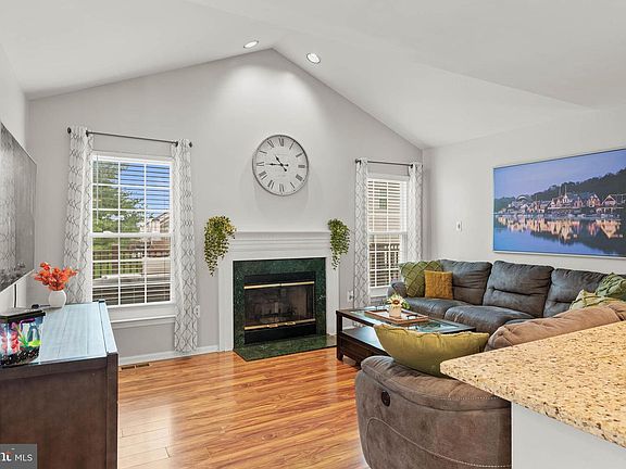 5th image of 807 Sherrick Ct