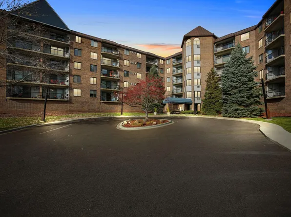 2601 Kenzie Ter APT 131, Saint Anthony, MN 55418