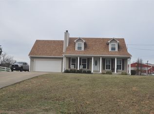 275 Rolling Hills Rd, Vine Grove, KY 40175