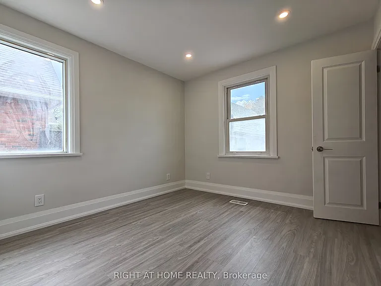 92 Cadillac Ave S #UPPER — Photo 12
