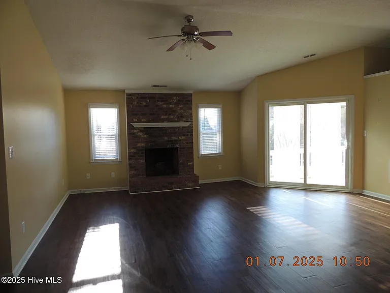 2439 Saddleridge Dr — Photo 7