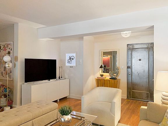 2nd image of 780 Greenwich St APT 1A