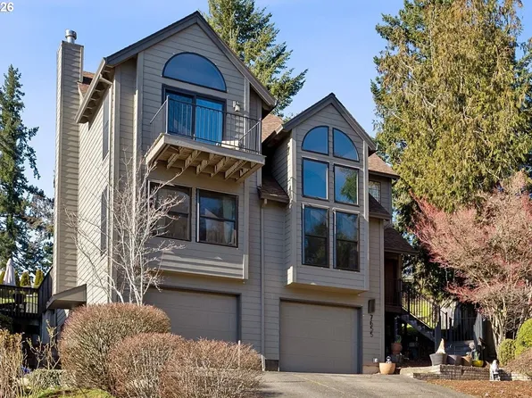 7655 Ridgewood Dr, Gladstone, OR 97027