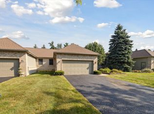 126 Creekwood Cir, Linden, MI