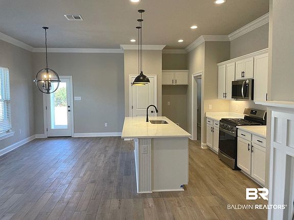 3rd image of 9932 Chipper Ln