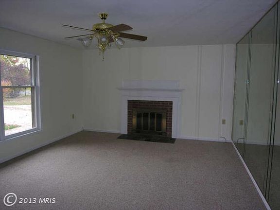 2nd image of 209 Essex Cir