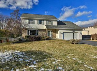 8 White Fir Dr, Loudonville, NY 12211
