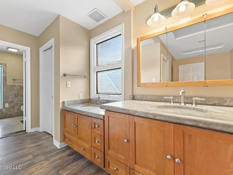 687 Oahu St — Photo 12