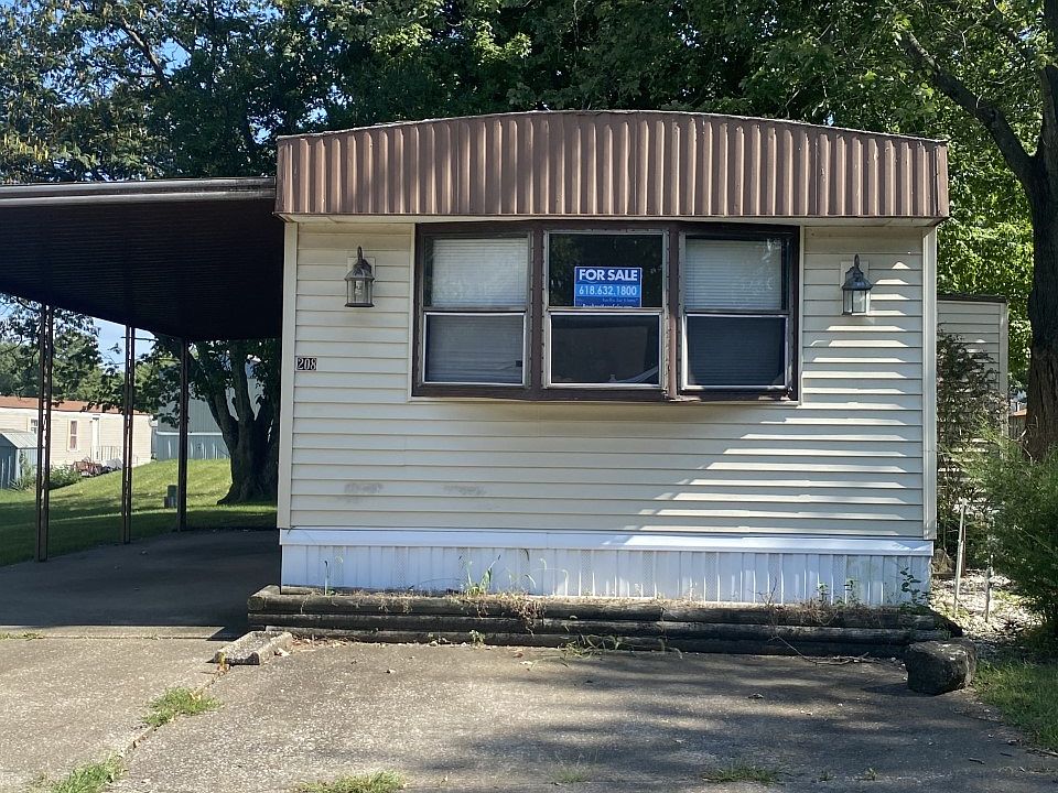 2nd image of 208 Nicholas Dr