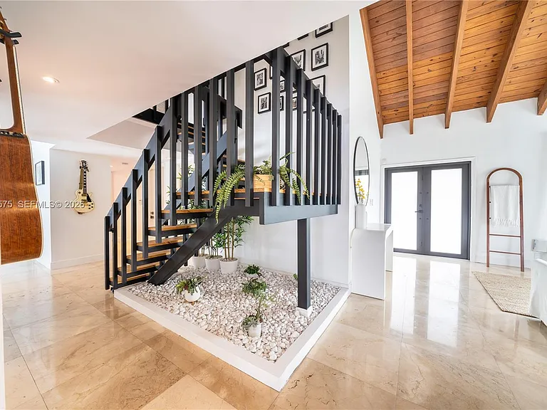 330 SW 133rd Pl — Photo 8