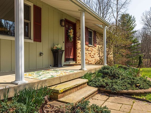 3rd image of 12670 Lake Ln