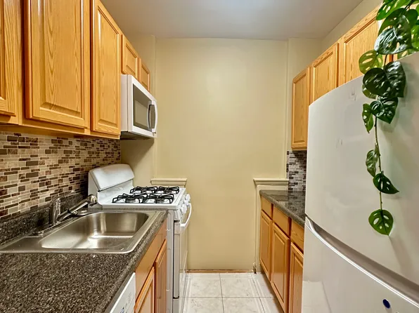 2665 Homecrest Avenue image 6 of 13